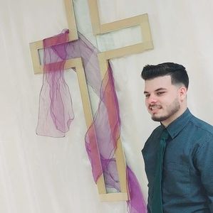 Meet your Posher, Victor